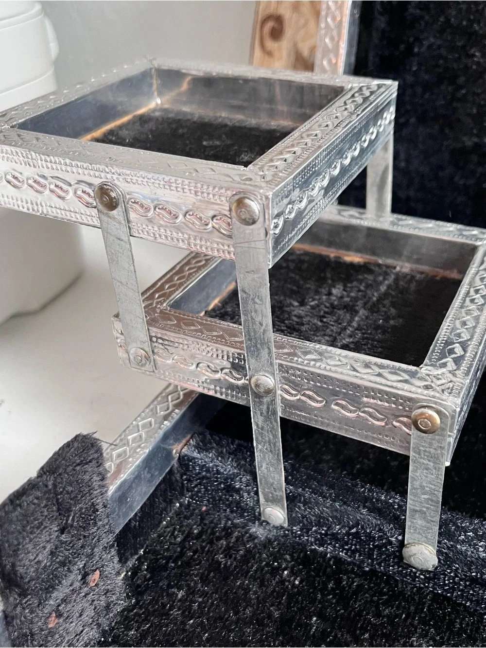 Vintage embossed Decorative Silver tone Jewelry Box vanity